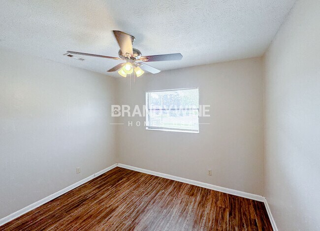 Foto del edificio - 7901 Austin Rd