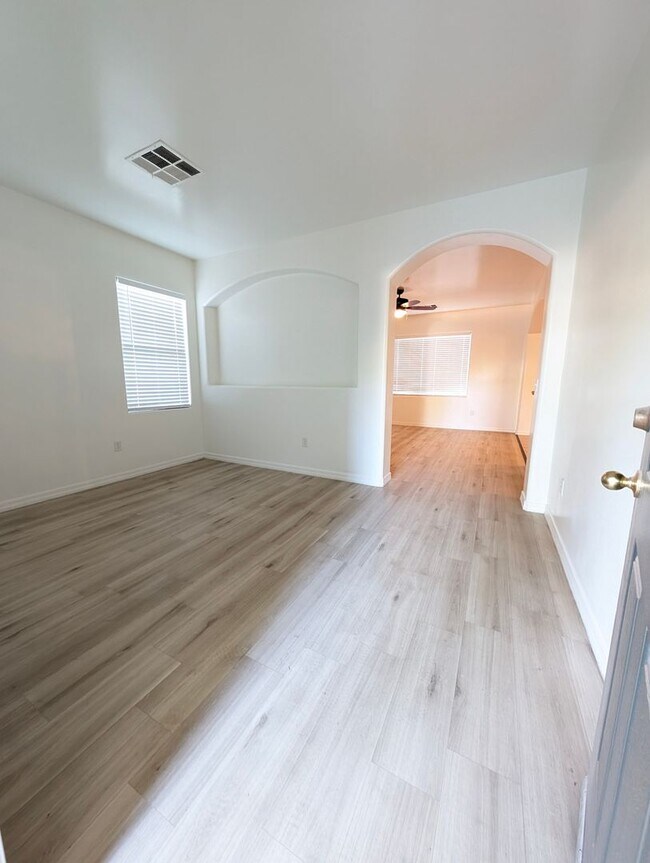 Building Photo - AVAILABLE NOW IN THE GARDENS GILBERT!!!