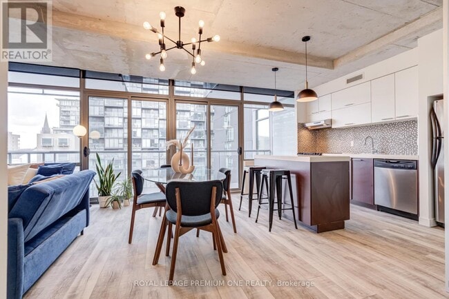 Photo du bâtiment - 55 Stewart St