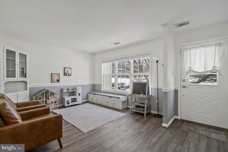 Building Photo - 6064 Old Landing Way