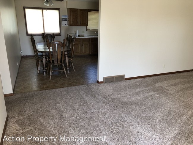 Building Photo - 3 br, 2 bath House - 1504 Custer St