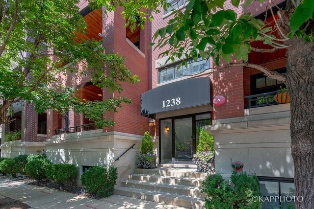 Building Photo - 1238 W Jackson Blvd