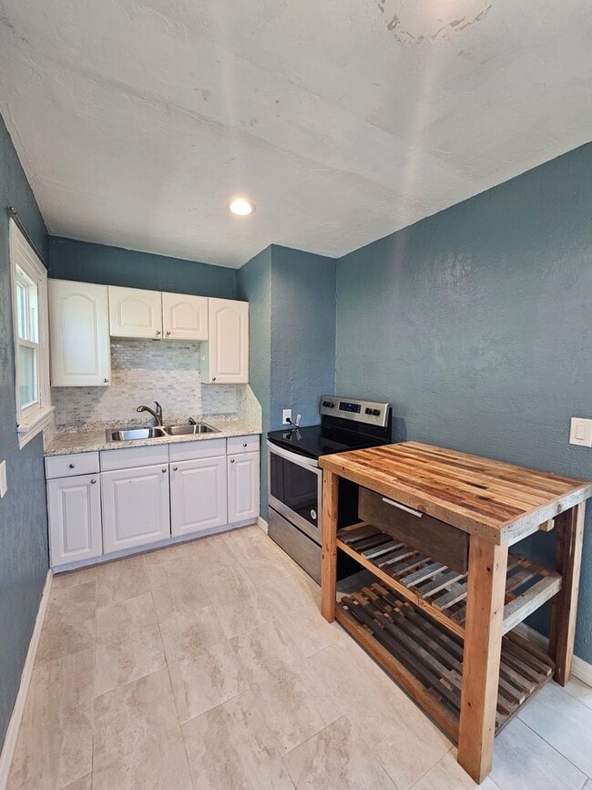 Building Photo - (1) Bed/(1) Bath in Core Norman Avail NOW!