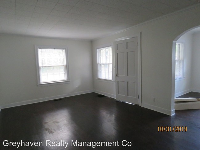 Building Photo - 4 br, 2 bath House - 401 N Moore Rd