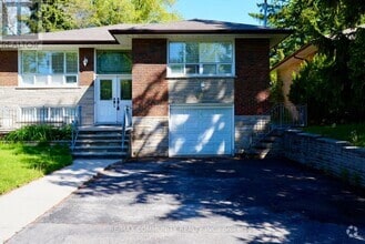 Building Photo - 117 Perivale Crescent