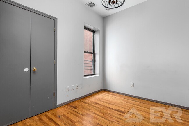 Building Photo - 693 Madison St