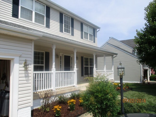 Building Photo - 735 Race Course Rd