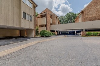 Building Photo - 376 Merrimac Trail