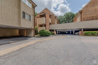 Building Photo - 376 Merrimac Trail