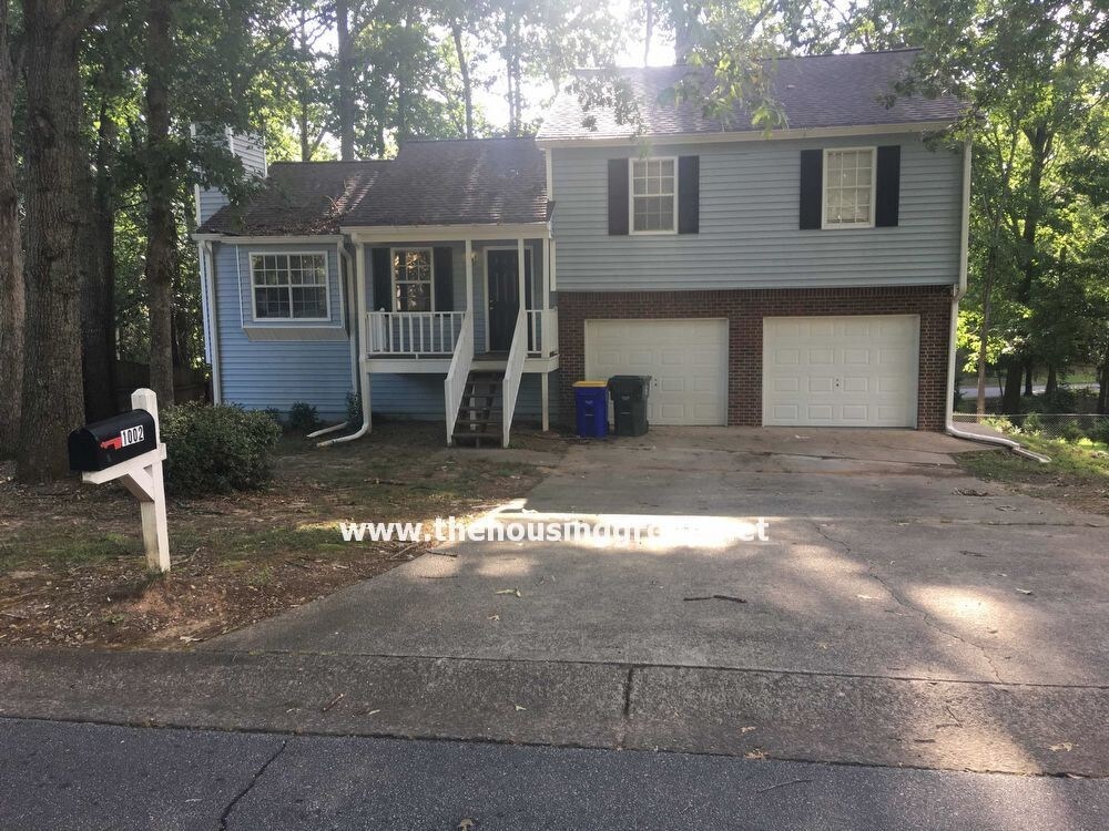 Kennesaw Home with great yard House for Rent in Kennesaw, GA