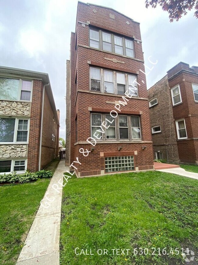 Building Photo - 4626 N Kenneth Ave