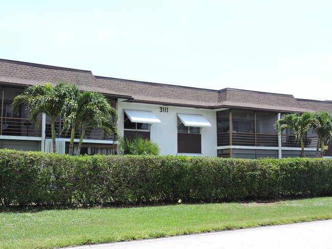 Building Photo - 3111 Gardens East Dr