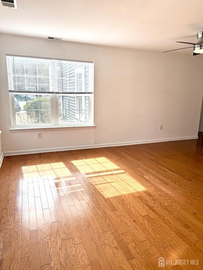 Building Photo - 202 Pennsylvania Way