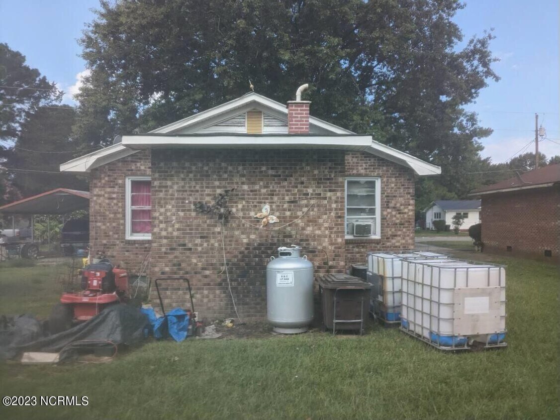 Foto del edificio - 3681 Williams St