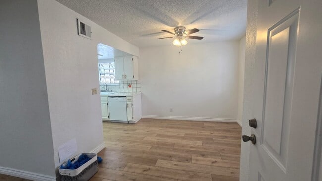 Foto del edificio - 5069 Eldora Ave