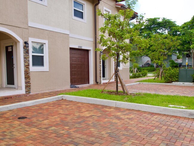 Foto del edificio - 5982 NW 94th Ave