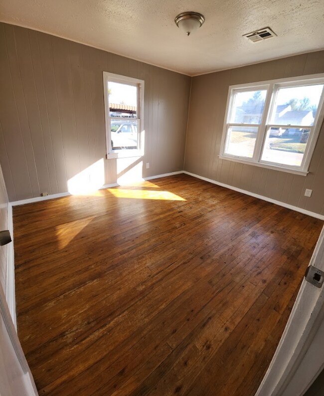 Building Photo - 3 Bedroom House in Del City