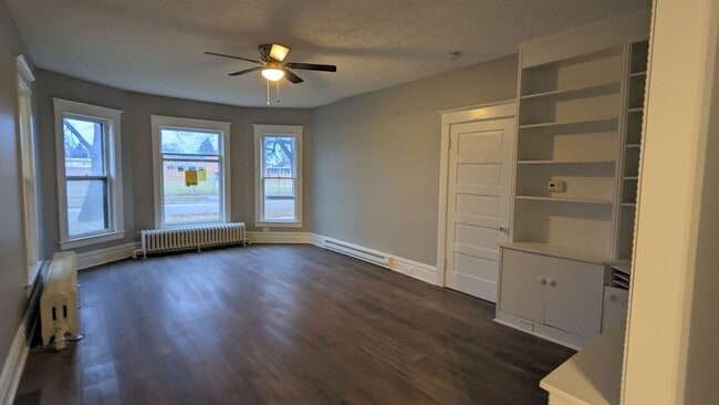 Foto del edificio - 109 Irwin Ave