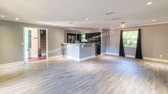 Building Photo - 5147 River Bluff Ln