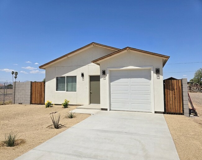 Foto del edificio - Brand New 2-Bedroom, 2-Bath Townhome with Garage – Prime Phoenix Location