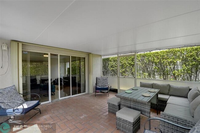 Foto del edificio - 222 NW 48th Ave