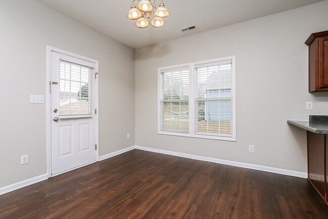 Foto del edificio - 2202 King Malcolm Ln