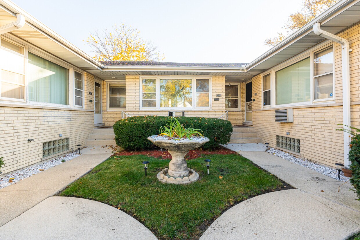 2151 Hull Ave Unit 0, Westchester, IL 60154 Condo for Rent in Westchester, IL