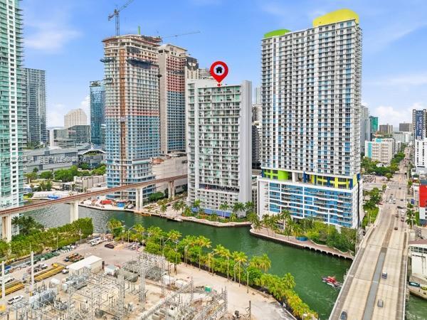 Foto del edificio - 690 SW 1st Ct