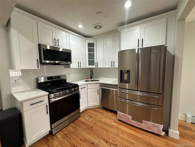 Building Photo - 238 Wyona St