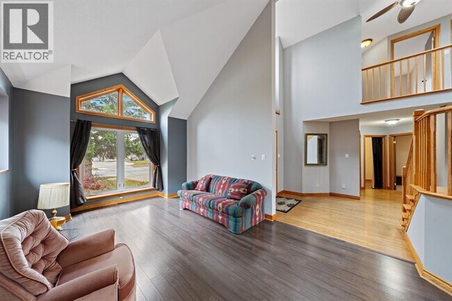 Photo du bâtiment - 670 Lakeshore Rd