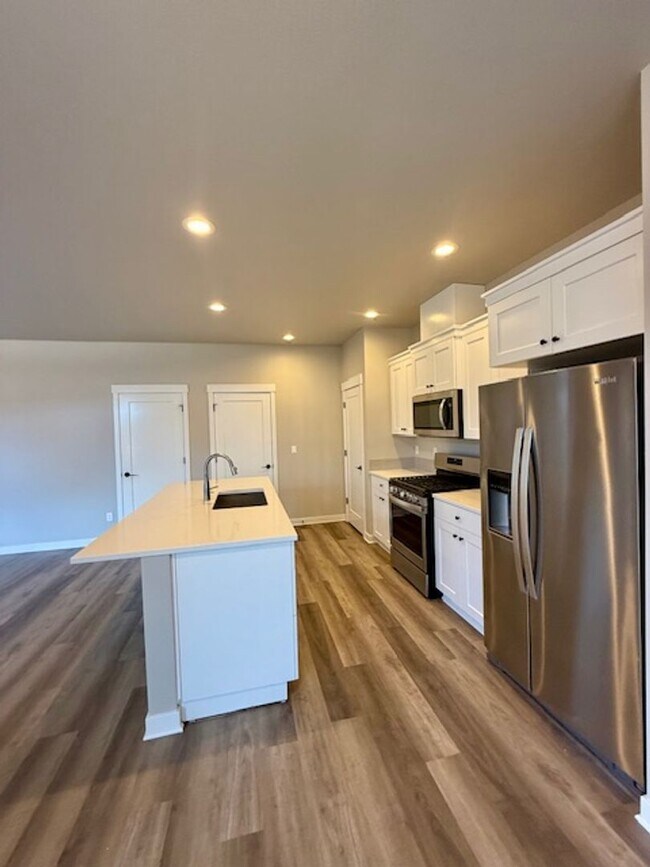Foto del edificio - Beautiful 3-Bedroom Townhome in Purcell La...
