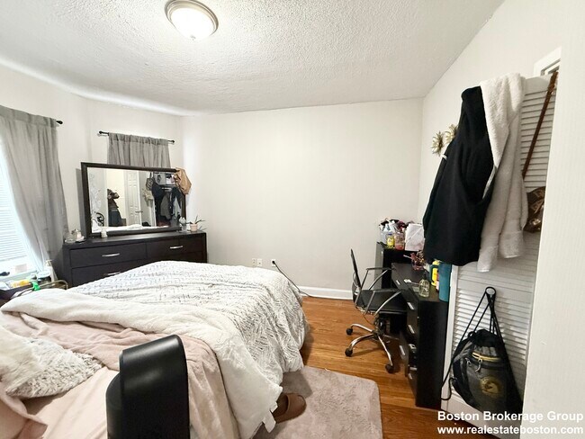 Building Photo - 17 Cawfield St