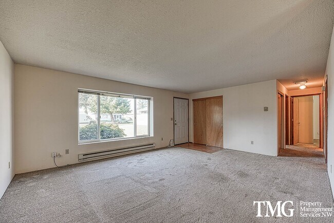 Foto del edificio - Classically Cute 2 Bed 1 Bath Duplex in Washougal