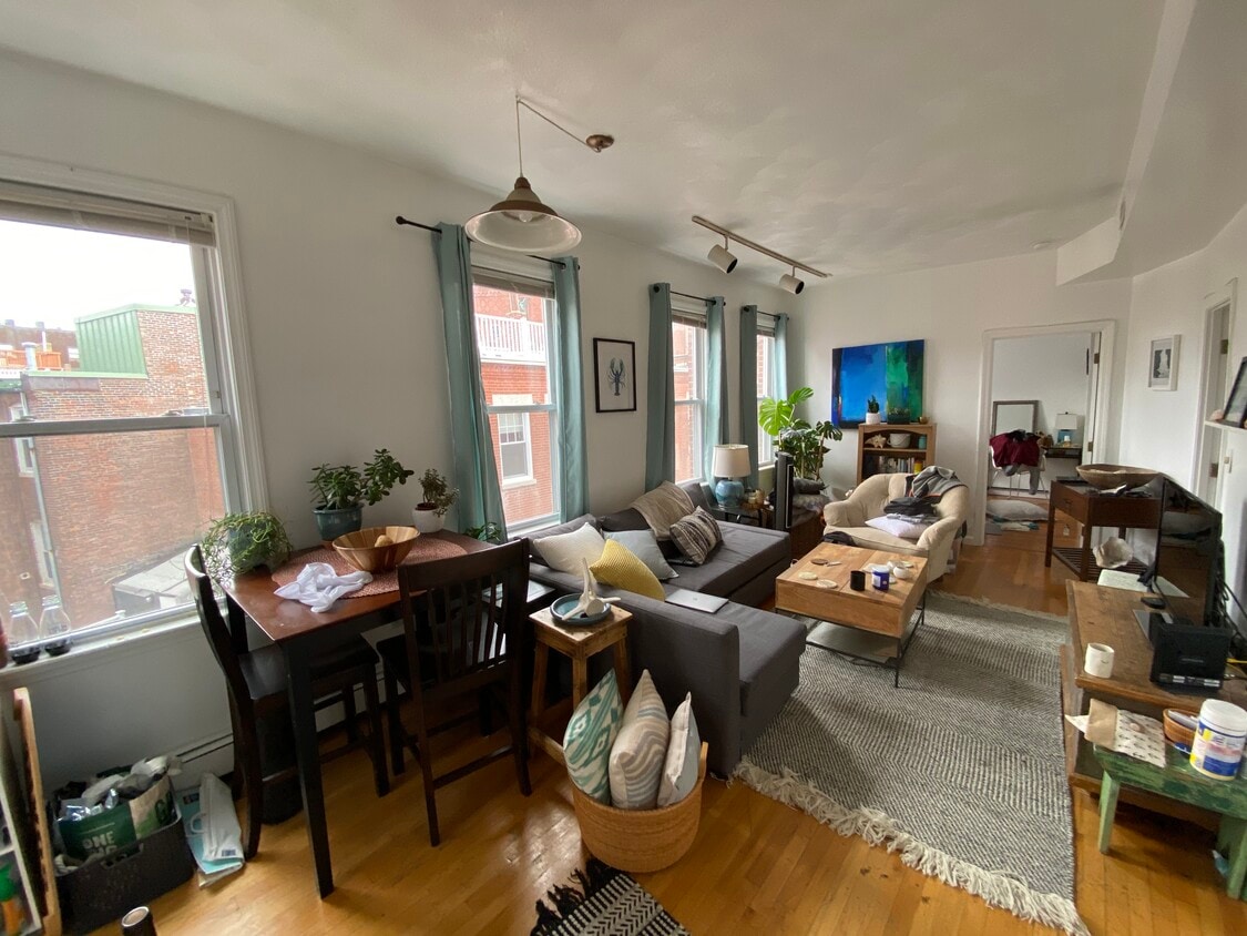 Primary Photo - 25 Hanover Ave