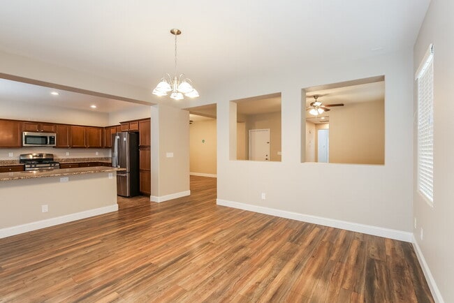 Foto del edificio - 8032 Carr Valley St