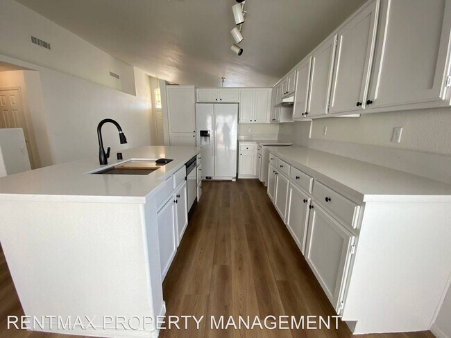 Foto del edificio - 3 br, 2 bath House - 3741 YELLOW JASMINE DR