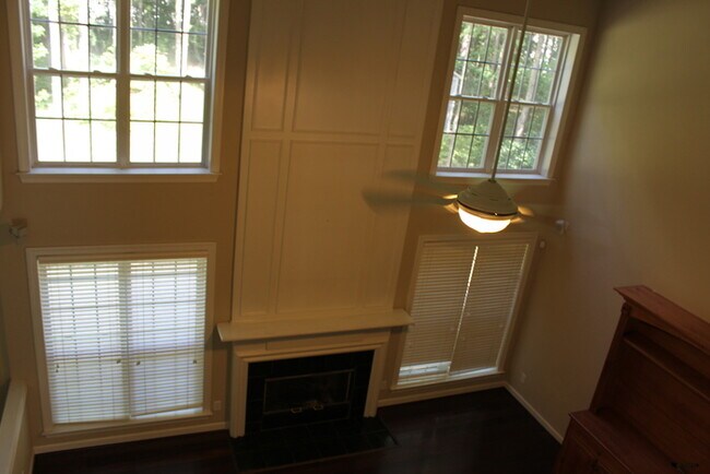 Building Photo - Stunning 4BR/bonus 3 car garage in Ballantyne