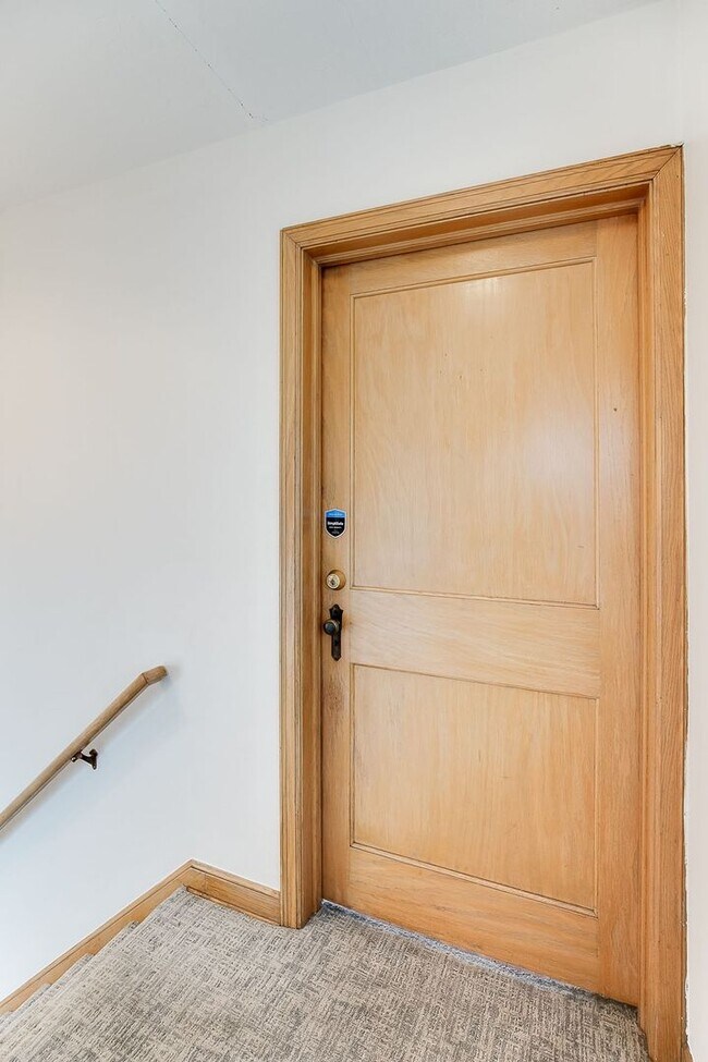 Building Photo - 4319 Zenith