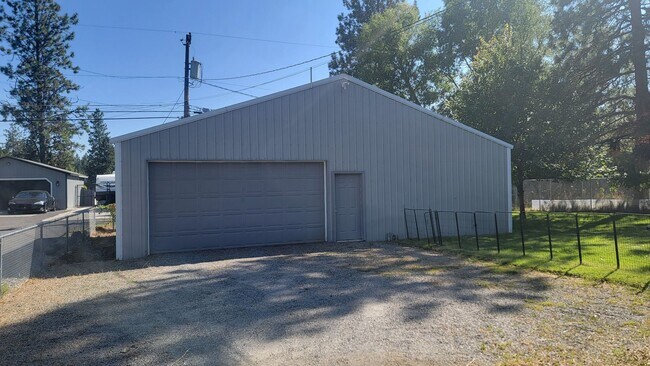Building Photo - 4 Bedroom South Hill Home With Detached Ga...