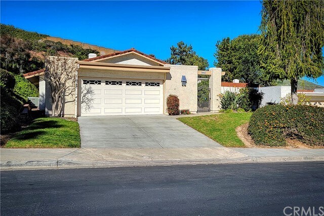 Building Photo - 5052 Avenida Del Sol