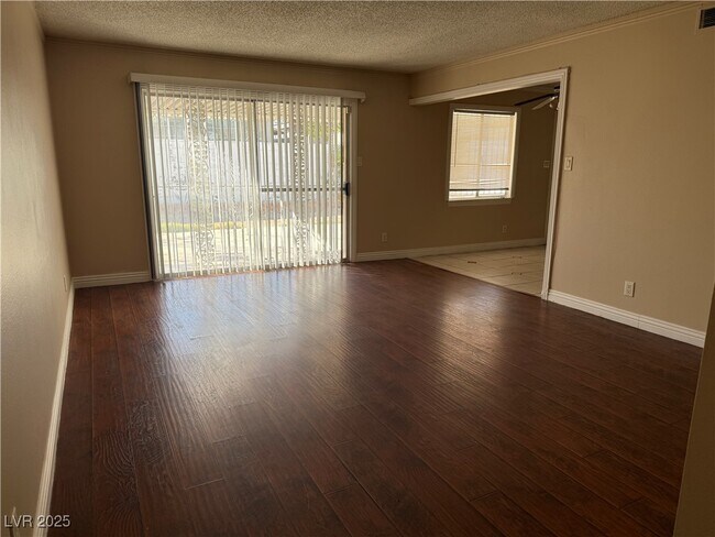 Foto del edificio - 5413 Mountain View Dr