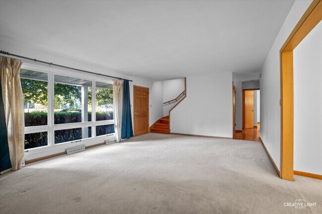 Building Photo - 38W686 Glenview Dr
