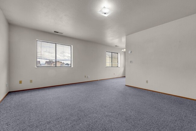 Building Photo - 565 Timothy Way