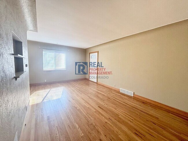 Foto del edificio - 2468 S Ogden St