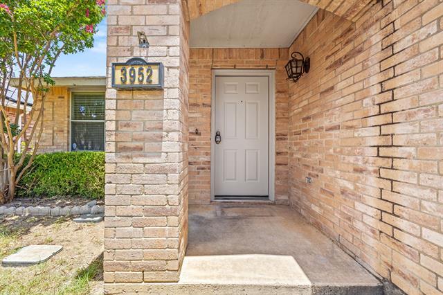 Building Photo - 3952 Thoroughbred Trail