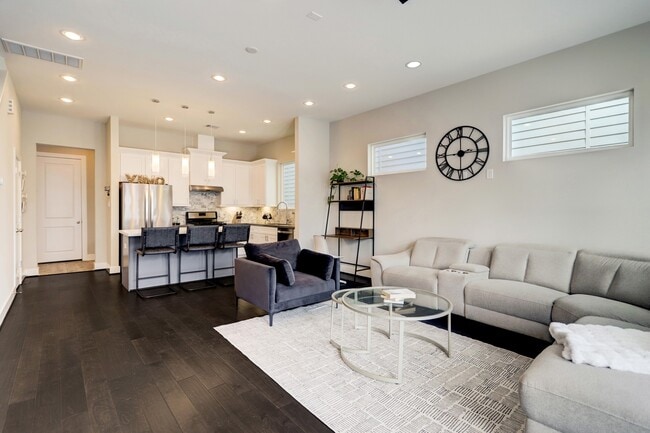 Foto del edificio - 4202 Gillespie St