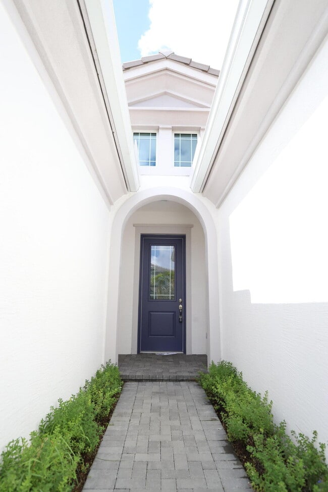 Building Photo - 5401 Pecan Dr