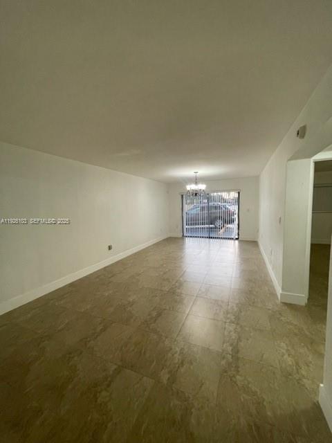 Foto del edificio - 180 Royal Palm Rd