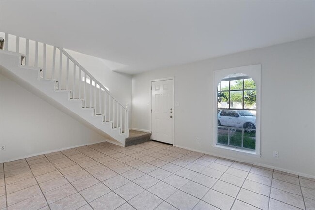 Building Photo - 5800 Belmoor Dr