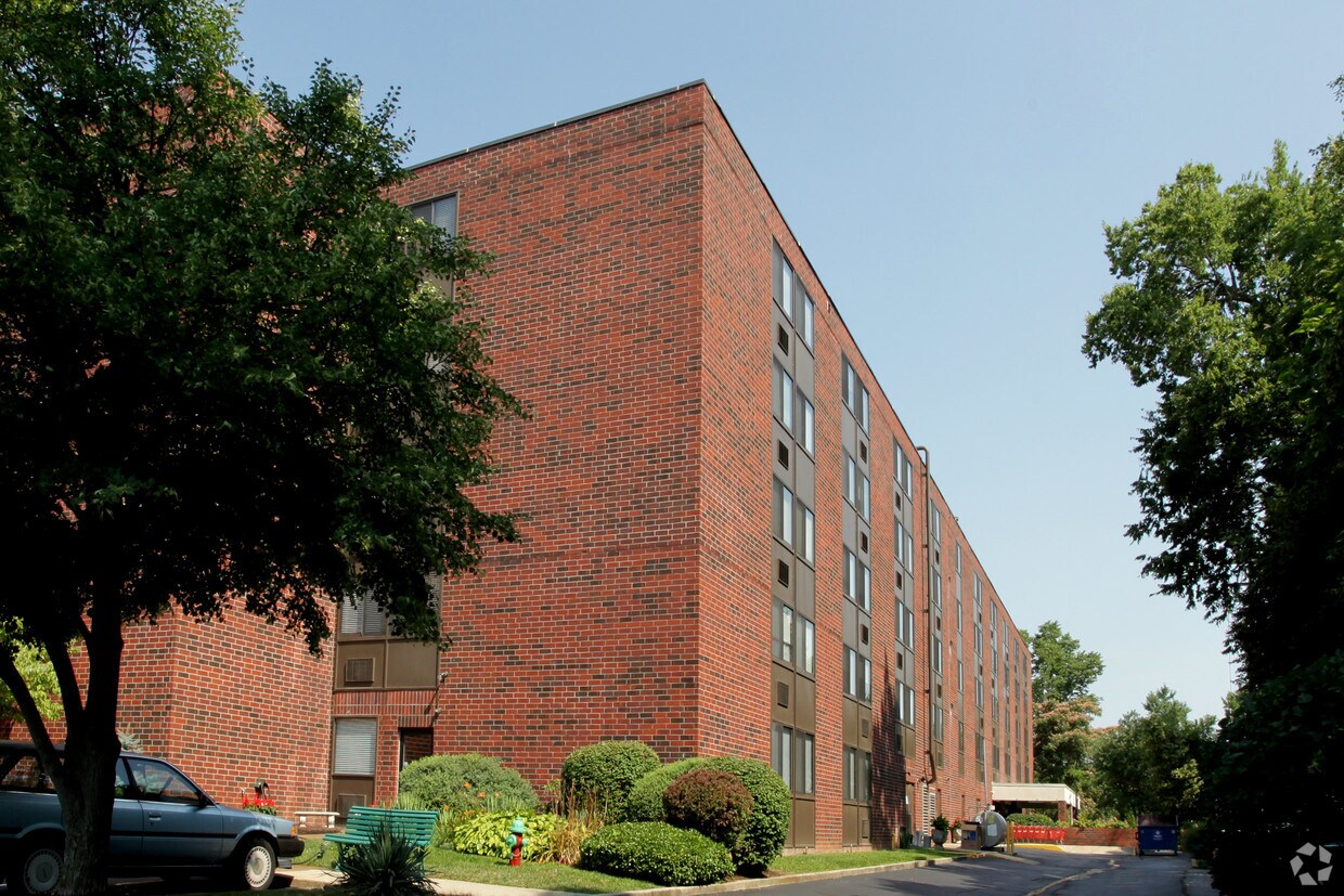 Christian Towers Apartments in Lexington, KY